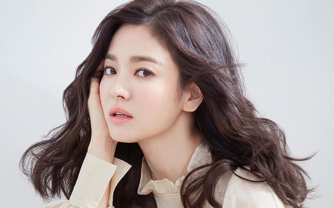 Vừa đạt 'vinh quang' trong The Glory, Song Hye Kyo cùng Lee Min Ho làm nên kỳ tích ấn tượng 2 Vừa đạt 'vinh quang' trong The Glory, Song Hye Kyo cùng Lee Min Ho làm nên kỳ tích ấn tượng 2