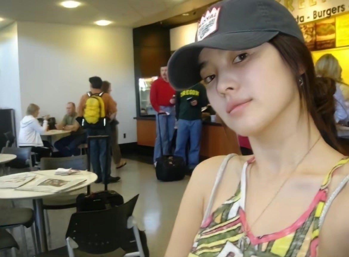 Thánh nữ mặt mộc là đây. Đến thời điểm này, gương mặt Song Hye Kyo vẫn là tượng đài, là khao khát của bao người.