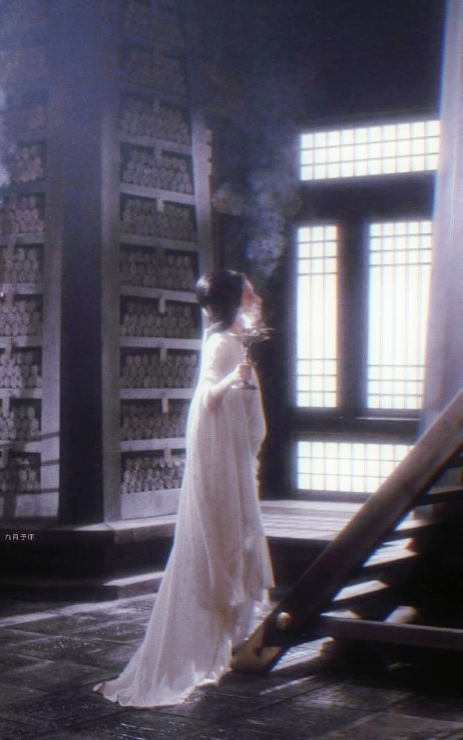 Lưu Diệc Phi mang một thân cốt khí, xinh đẹp động lòng người, là hình mẫu tiên nữ trong tưởng tượng của nhiều khán giả.