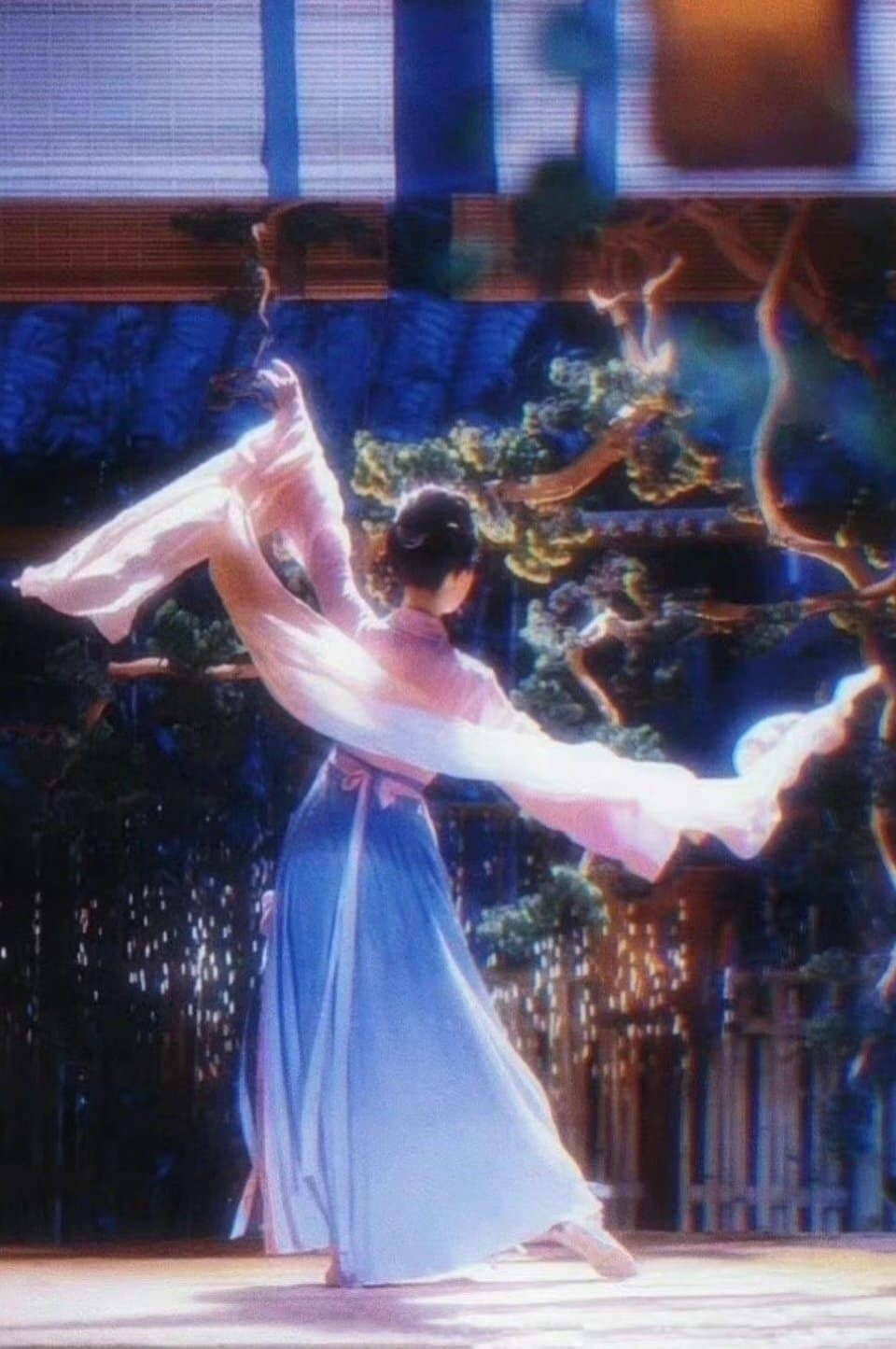 Bóng lưng yêu kiều, tao nhã như tiên tử của Lưu Diệc Phi.