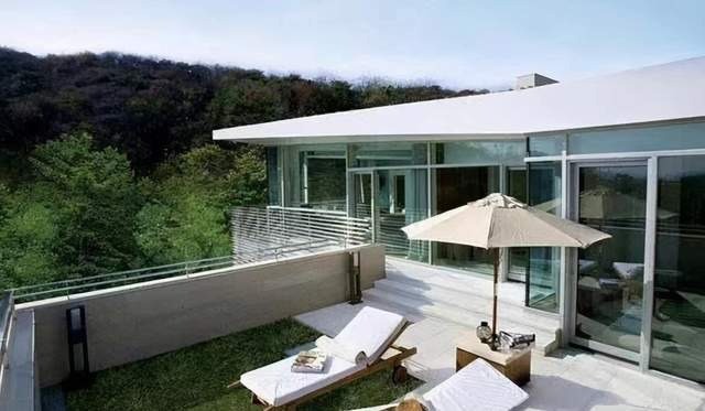 Không cần Song Joong Ki hay bất kỳ trai đẹp nào, đây mới là thứ giúp Song Hye Kyo ngẩng cao đầu - Ảnh 1