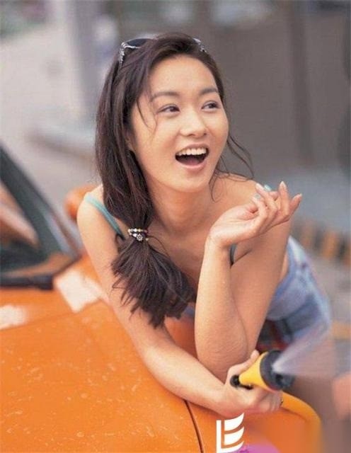 Cô đơn đến 51 tuổi, 'Công chúa Hoài Ngọc' Trịnh Gia Du bất ngờ tuyên bố kết hôn khiến CDM đứng hình 3 Cô đơn đến 51 tuổi, 'Công chúa Hoài Ngọc' Trịnh Gia Du bất ngờ tuyên bố kết hôn khiến CDM đứng hình 3