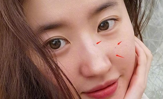 Lưu Diệc Phi khoe mặt mộc rõ từng lỗ chân lông, CDM ồ ạt vào 'xin vía' 3 Lưu Diệc Phi khoe mặt mộc rõ từng lỗ chân lông, CDM ồ ạt vào 'xin vía' 3