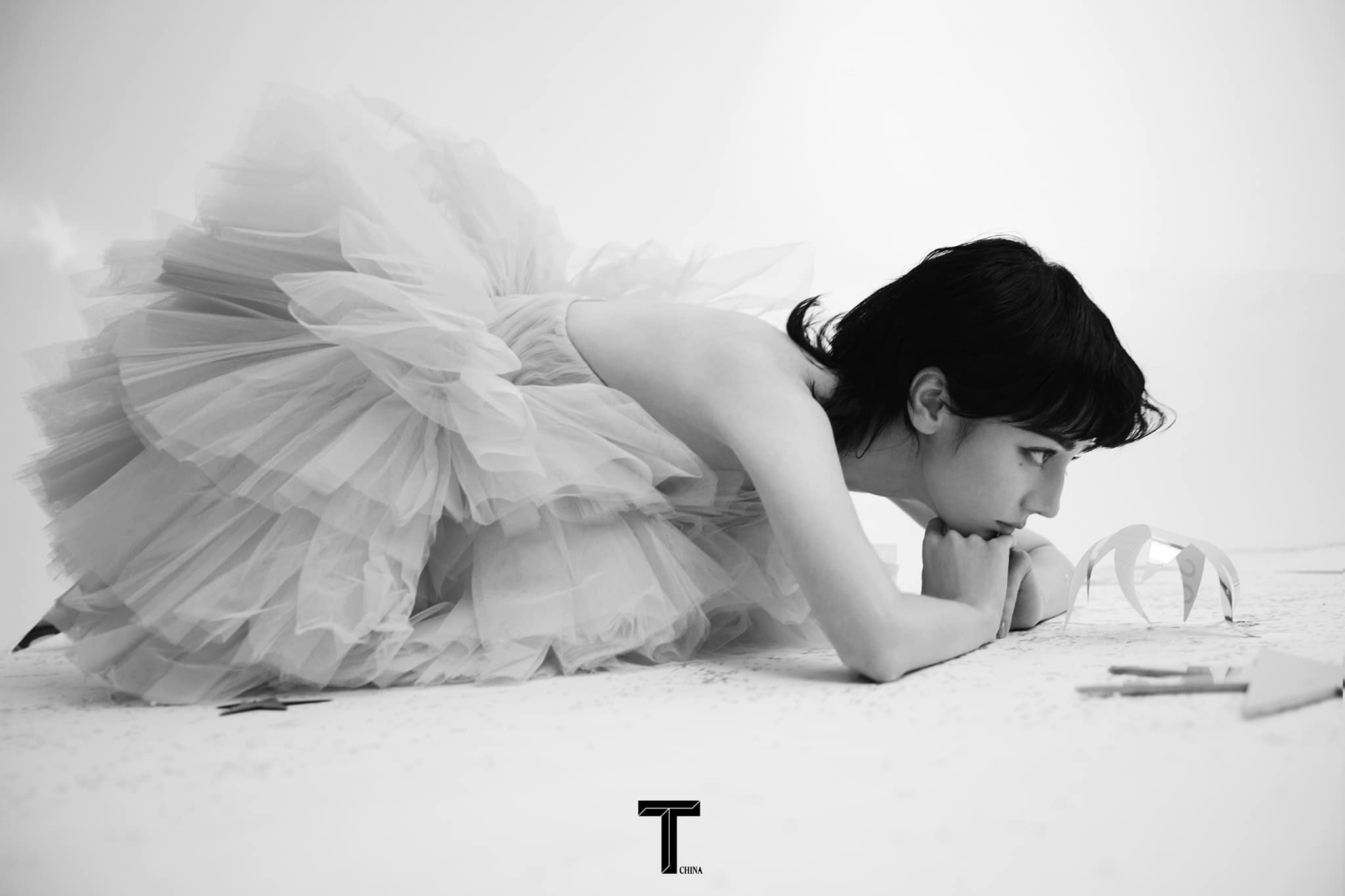 Chưa khi nào thấy Địch Lệ Nhiệt Ba 'menly' như thế này.