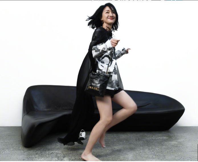 Nụ cười đậm chất Châu Tấn, có sức lan tỏa mạnh mẽ.