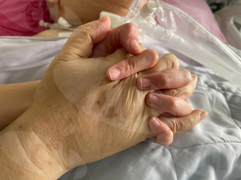 Vợ trẻ trong chuyện tình 'ông cháu' có động thái đáp trả con chồng sau khi được thừa hưởng gia sản kếch xù 3 Vợ trẻ trong chuyện tình 'ông cháu' có động thái đáp trả con chồng sau khi được thừa hưởng gia sản kếch xù 3