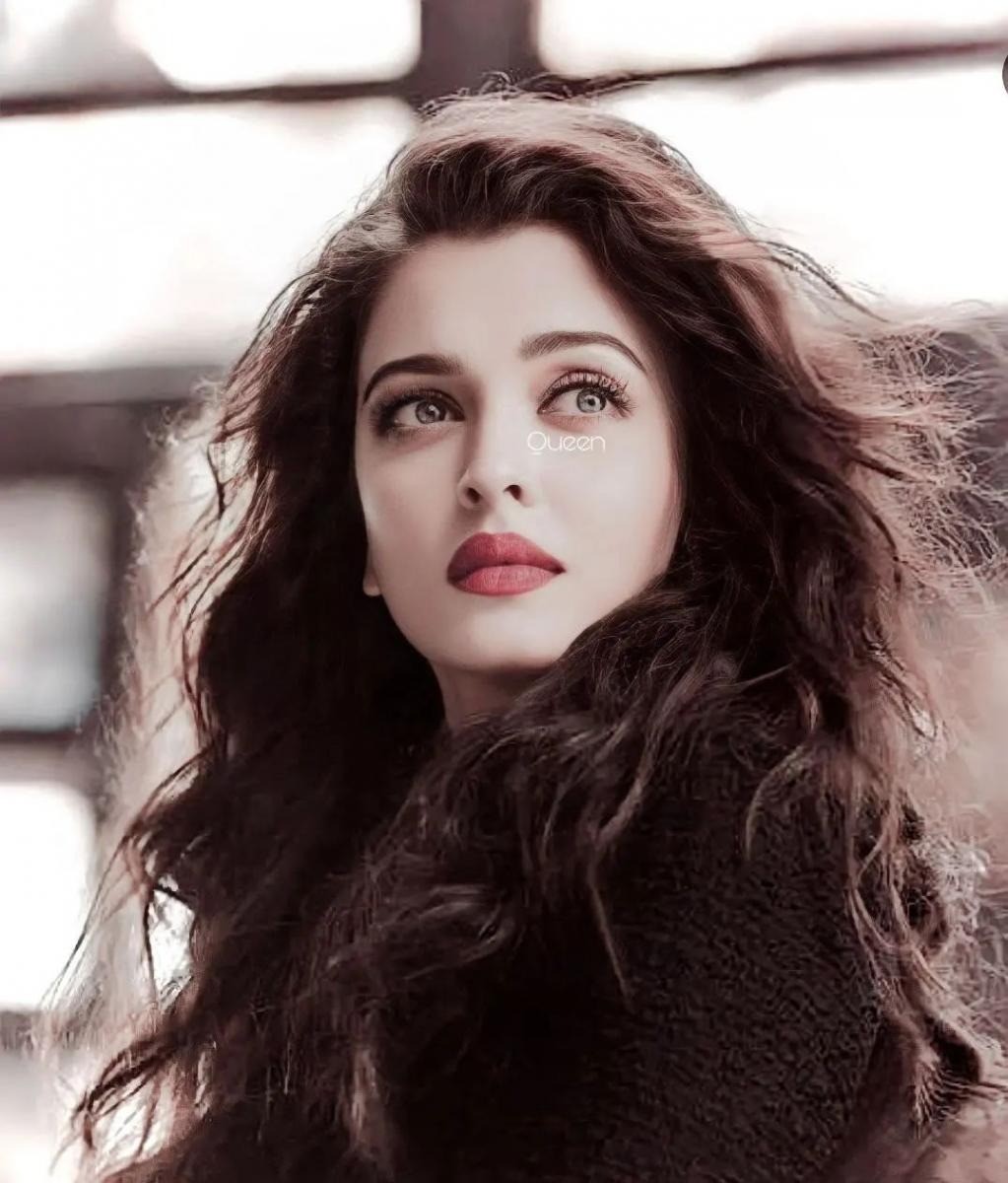 Nhan sắc khiến nhiều mỹ nhân thế giới khác phải chao đảo vì quá hoàn hảo.