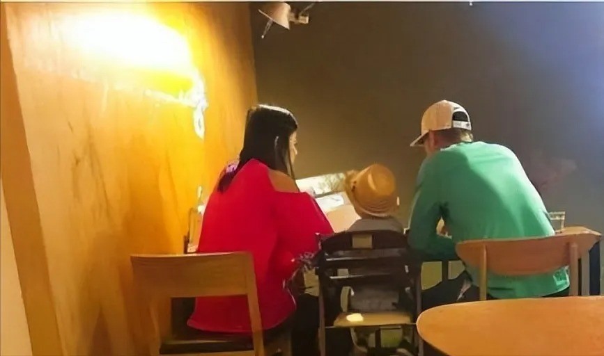 Jun Ji Hyun xuất hiện khiến CDM hoang mang trước tin đồn 'chị đại' ly hôn chồng thiếu gia 6 Jun Ji Hyun xuất hiện khiến CDM hoang mang trước tin đồn 'chị đại' ly hôn chồng thiếu gia 6