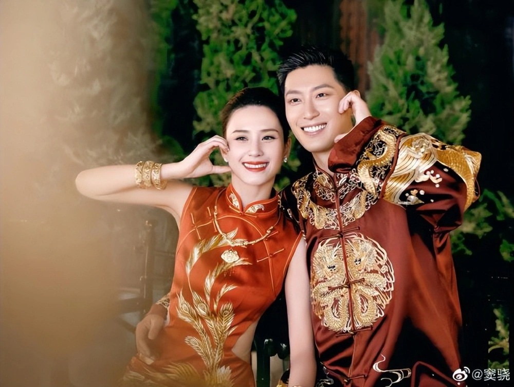 Cô dâu chú rể vô cùng hạnh phúc trong ngày trọng đại của mình.