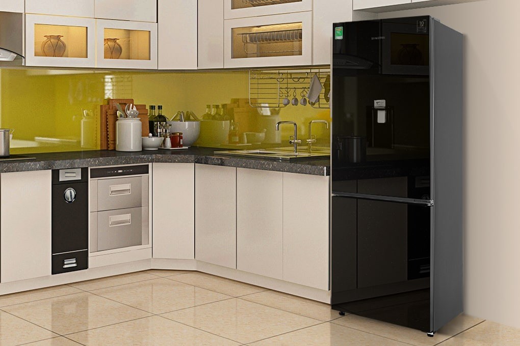 Tủ lạnh tránh đối diện với cửa, bằng không có thể gây phá tài. Ảnh minh họa: Internet