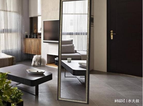 Đặt gương ở 3 nơi, gia cảnh bần hàn: Nếu treo gương ở 3 nơi này thì hãy nhanh chóng tháo xuống! 2 Đặt gương ở 3 nơi, gia cảnh bần hàn: Nếu treo gương ở 3 nơi này thì hãy nhanh chóng tháo xuống! 2