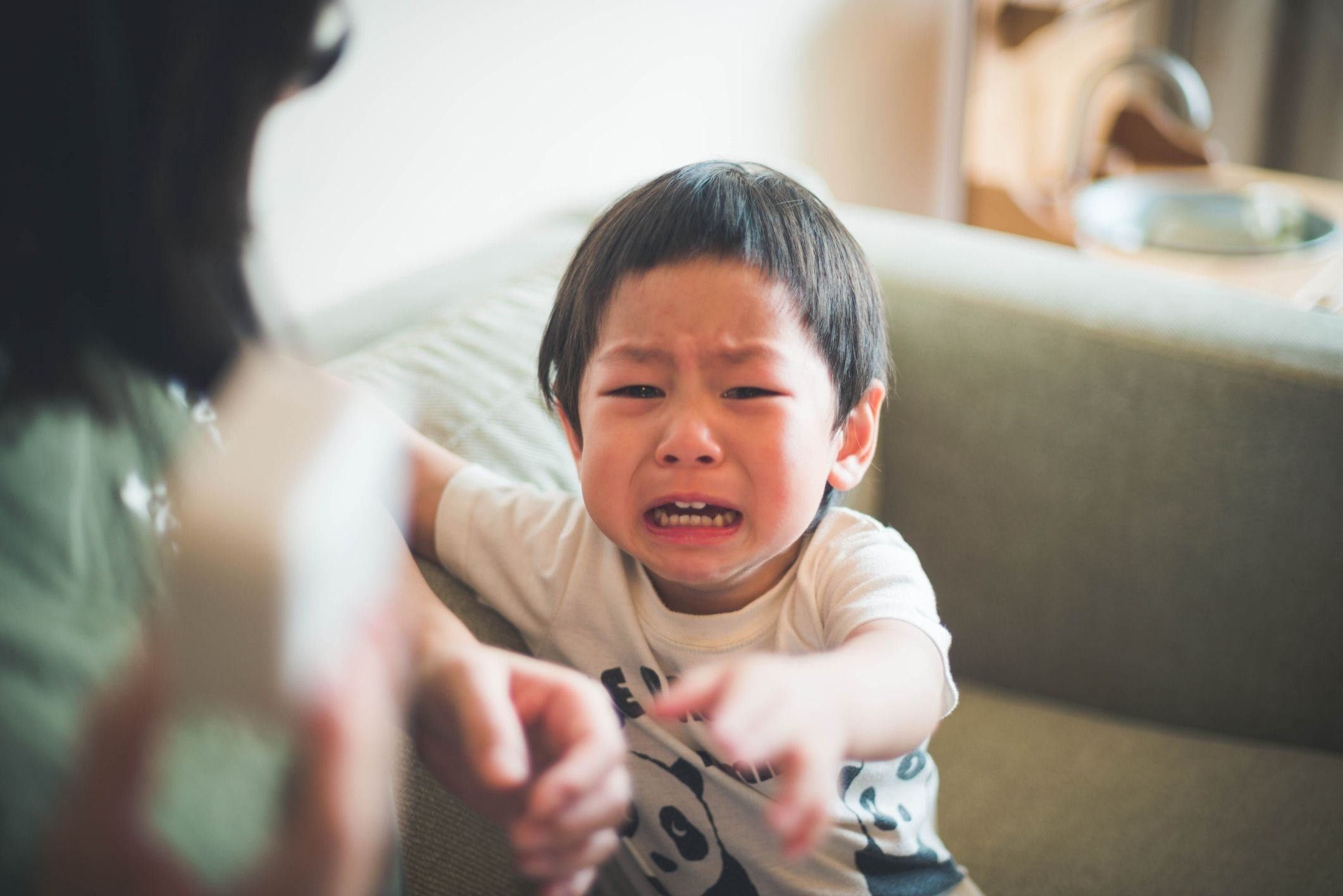 Bố mẹ quá nuông chiều con thì trẻ sẽ sinh hư. Ảnh minh họa: Internet Bố mẹ quá nuông chiều con thì trẻ sẽ sinh hư. Ảnh minh họa: Internet