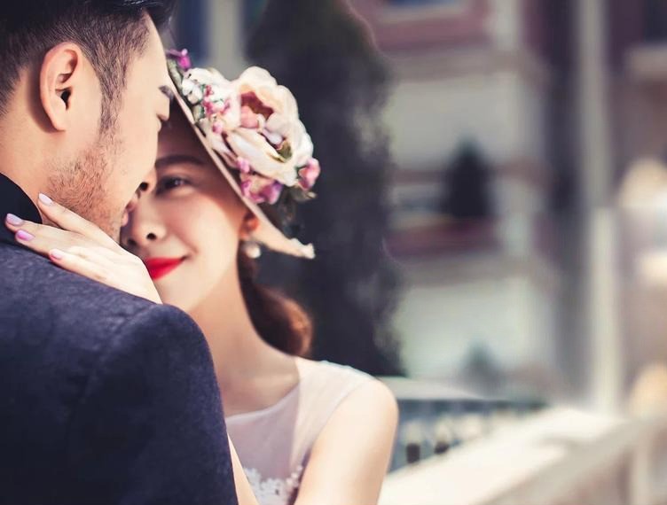 Phụ nữ thường sẽ trao thân cho người đàn ông mà họ yêu. Ảnh minh họa: Internet Phụ nữ thường sẽ trao thân cho người đàn ông mà họ yêu. Ảnh minh họa: Internet