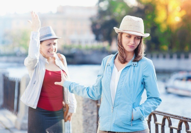 Người hay hỏi về gia cảnh của bạn cũng có thể vì mục đích riêng. Ảnh minh họa: Internet