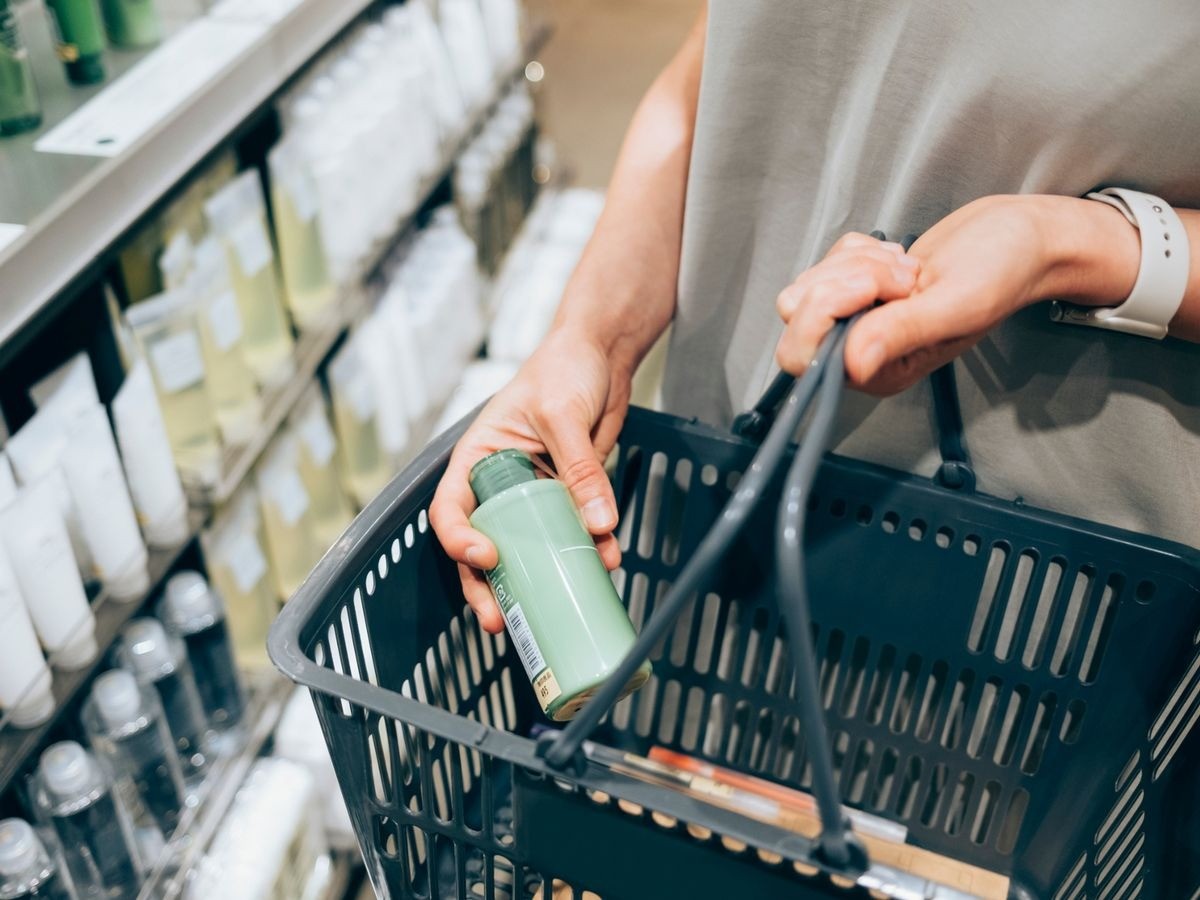 Những người mắc chứng mất trí nhớ cũng có thể bắt đầu mua sắm thường xuyên hơn và ít có mục đích hơn. Ảnh minh họa: Internet