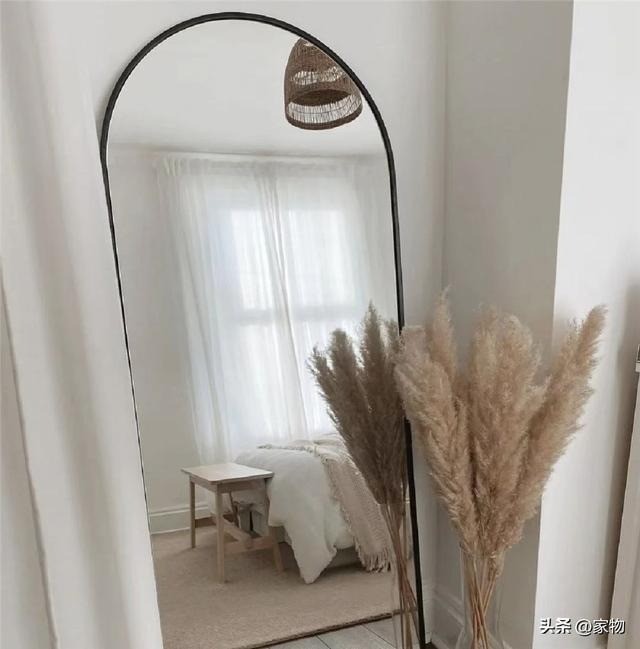 Phòng ngủ bài trí đẹp đến đâu cũng không nên đặt 5 thứ này kẻo thức dậy hoảng sợ, uể oải 2 Phòng ngủ bài trí đẹp đến đâu cũng không nên đặt 5 thứ này kẻo thức dậy hoảng sợ, uể oải 2