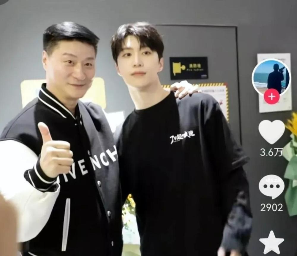 Hát ở đám cưới, bố Phạm Băng Băng gây sốc visual dù đã ngoài 70 4 Hát ở đám cưới, bố Phạm Băng Băng gây sốc visual dù đã ngoài 70 4