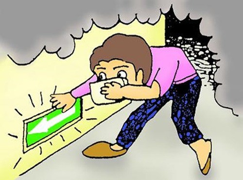 Treo sẵn khăn ẩm ở tay nắm cửa có thể dùng đến trong trường hợp xảy ra hỏa hoạn. Ảnh minh họa: Internet Treo sẵn khăn ẩm ở tay nắm cửa có thể dùng đến trong trường hợp xảy ra hỏa hoạn. Ảnh minh họa: Internet