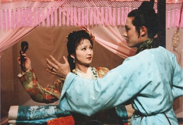 Loại hầu gái cùng đinh nhất xã hội phong kiến, ngoài việc làm ấm giường cho chủ nhân còn có chức năng đặc biệt 2 Loại hầu gái cùng đinh nhất xã hội phong kiến, ngoài việc làm ấm giường cho chủ nhân còn có chức năng đặc biệt 2