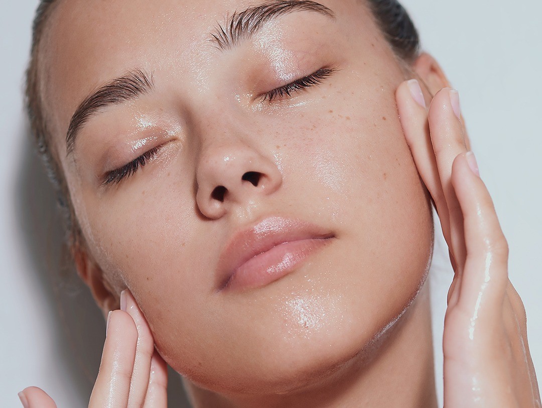 Làn da đủ ẩm là điều kiện tiên quyết để khỏe và đẹp. Ảnh minh họa: Internet