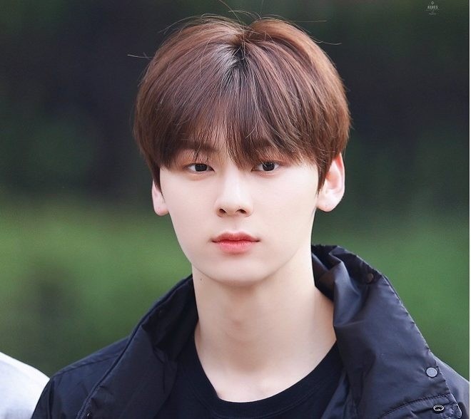 Đừng thấy các idol Kpop để tóc mái dày đẹp mà đu theo. Ảnh minh hoạ: Internet