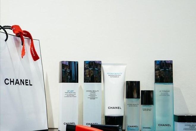 Mỹ phẩm cũ dù xịn mấy cũng không dùng đồ cũ của người khác. Ảnh minh họa: Internet