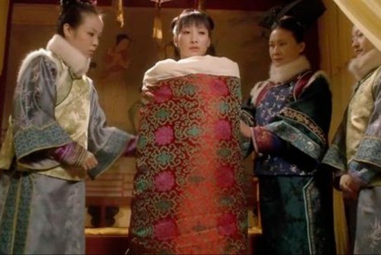 Cách thị tẩm này là để đảm bảo an toàn cho hoàng đế, đồng thời tiết kiệm thời gian thị tẩm. Ảnh minh họa: Internet