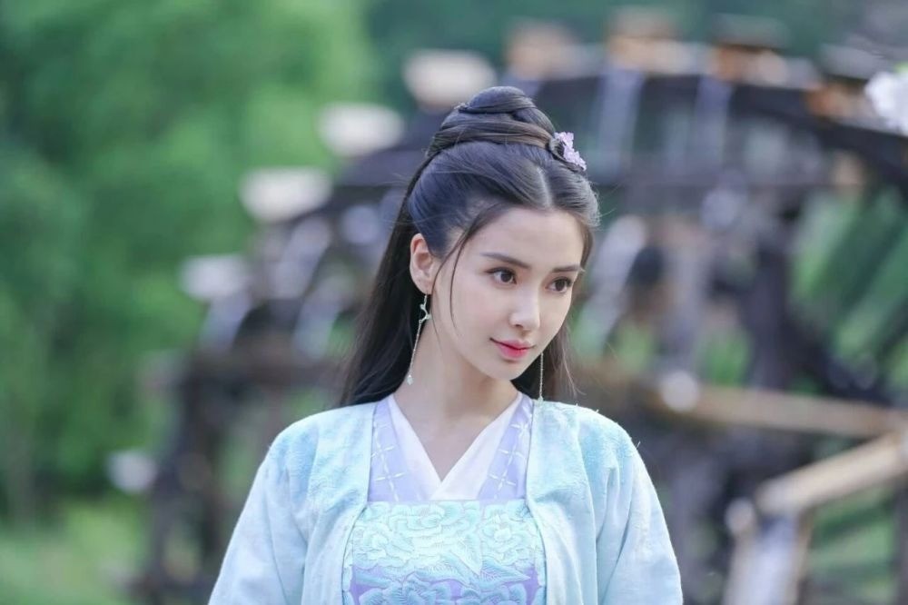 Angela Baby có tất cả khi cưới Huỳnh Hiểu Minh và dần mất đi chỗ đứng sau ly hôn. Angela Baby có tất cả khi cưới Huỳnh Hiểu Minh và dần mất đi chỗ đứng sau ly hôn.