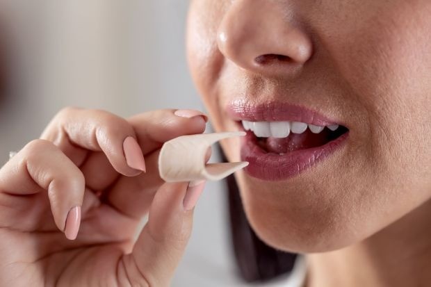 Không nên nhai kẹo cao su quá 15 phút để tránh gây hại cho răng và làm trầm trọng thêm các căn bệnh liên quan đến xương khớp khác. Ảnh minh họa: Internet Không nên nhai kẹo cao su quá 15 phút để tránh gây hại cho răng và làm trầm trọng thêm các căn bệnh liên quan đến xương khớp khác. Ảnh minh họa: Internet