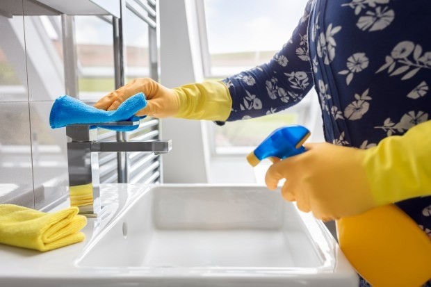 Làm việc nhà, đi mua sắm, chăm con... đều giúp bạn ngăn ngừa bệnh hiểm nghèo. Ảnh minh họa: Internet Làm việc nhà, đi mua sắm, chăm con... đều giúp bạn ngăn ngừa bệnh hiểm nghèo. Ảnh minh họa: Internet