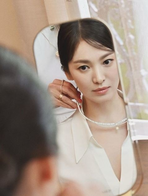 Song Hye Kyo có màn tái xuất ngoạn mục với vai diễn Moon Dong Eun trong The Glory. Song Hye Kyo có màn tái xuất ngoạn mục với vai diễn Moon Dong Eun trong The Glory.
