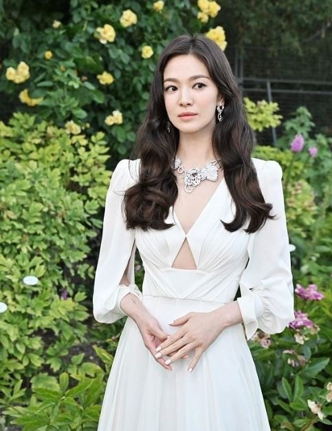 Nhiều người cho rằng trong diễn xuất, gừng càng già càng cay, nhưng Song Hye Kyo lại thú nhận ở lứa tuổi nào cũng có khó khăn. Nhiều người cho rằng trong diễn xuất, gừng càng già càng cay, nhưng Song Hye Kyo lại thú nhận ở lứa tuổi nào cũng có khó khăn.