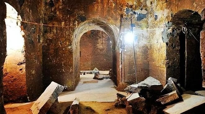 Trong mộ Tào Tháo rất tồi tài, không có vàng bạc châu báu. Ảnh: Internet