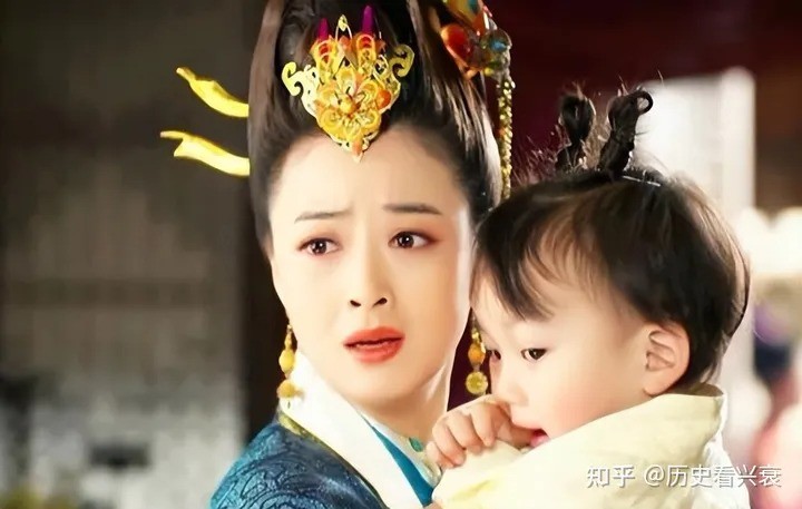 Vì sao phi tần thời xưa không tự mình cho con bú? Lý do thật sự buồn xé lòng - Ảnh 1 Vì sao phi tần thời xưa không tự mình cho con bú? Lý do thật sự buồn xé lòng - Ảnh 1