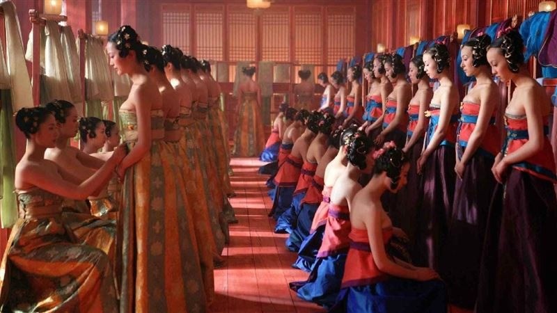 Các cô gái tham gia tuyển tú cho hoàng đế thời phong kiến phải trải qua những bài kiểm tra gắt gao hơn cả thi hoa hậu bây giờ. Ảnh minh họa: Internet Các cô gái tham gia tuyển tú cho hoàng đế thời phong kiến phải trải qua những bài kiểm tra gắt gao hơn cả thi hoa hậu bây giờ. Ảnh minh họa: Internet