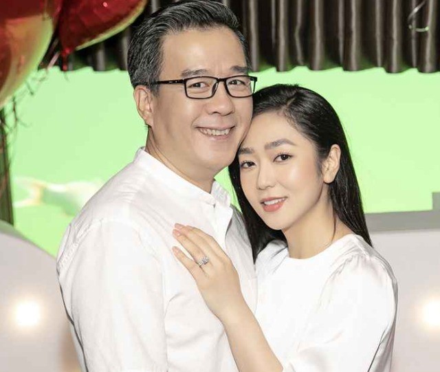 Tuy nhiên, một cuộc hôn nhân chớp nhoáng, người đàn ông có 'vết đen' tình cảm, cuộc tình có quá nhiều lời mật ngọt lại không được sự ủng hộ của đám đông cuối cùng cũng rạn vỡ. Ảnh: Internet Tuy nhiên, một cuộc hôn nhân chớp nhoáng, người đàn ông có 'vết đen' tình cảm, cuộc tình có quá nhiều lời mật ngọt lại không được sự ủng hộ của đám đông cuối cùng cũng rạn vỡ. Ảnh: Internet