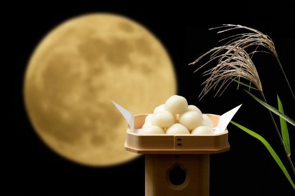 Bánh hấp, bánh gạo là món ăn truyền thống trong lễ Tsukimi của Nhật Bản. Ảnh: Internet Bánh hấp, bánh gạo là món ăn truyền thống trong lễ Tsukimi của Nhật Bản. Ảnh: Internet