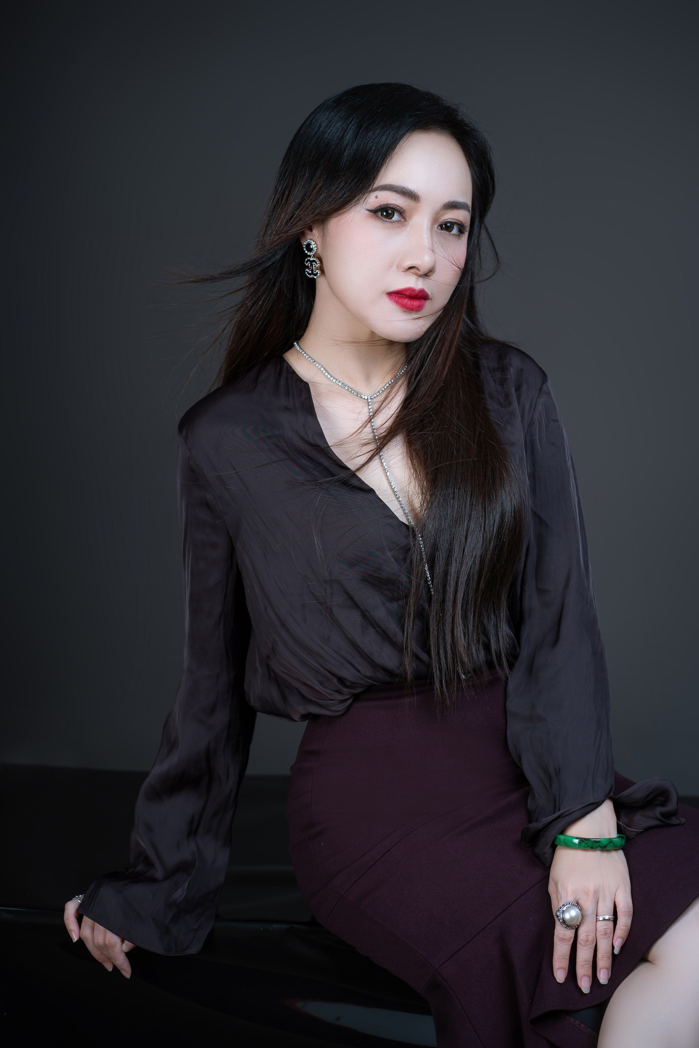 Dù đã lui về làm công việc phía sau hậu trường nhưng mỗi lần xuất hiện, BTV Hoài Anh lại 'gây thương nhớ' bởi nhan sắc quá xinh đẹp. Ảnh: FBNV