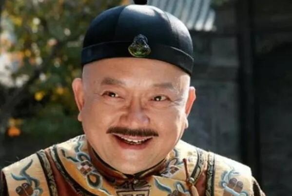 Nhân vật Hòa Thân do diễn viên Vương Cương thể hiện trong các tác phẩm truyền hình. Ảnh: Internet