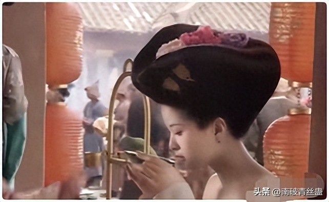 Tóc trông như bồn rửa tay.