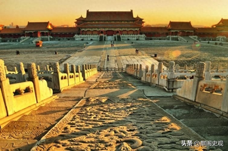 Tại sao Tử Cấm Thành đóng cửa lúc 5 giờ chiều? Du khách nghe lý do chỉ biết ngậm ngùi - Ảnh 2 Tại sao Tử Cấm Thành đóng cửa lúc 5 giờ chiều? Du khách nghe lý do chỉ biết ngậm ngùi - Ảnh 2