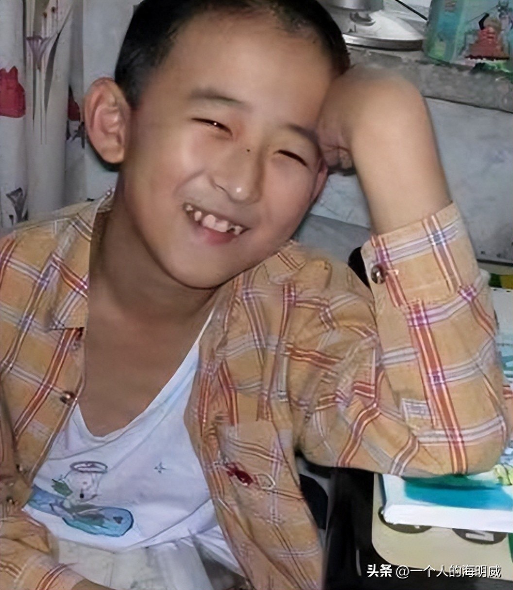 Thần đồng 'chín ép', 28 tuổi còn ăn bám bố mẹ và đứng trước nguy cơ ... 'ế' vợ - Ảnh 2 Thần đồng 'chín ép', 28 tuổi còn ăn bám bố mẹ và đứng trước nguy cơ ... 'ế' vợ - Ảnh 2