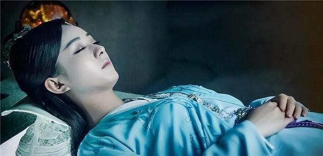 Lời khuyên 'Ngủ không quay đầu về hướng Tây' bắt nguồn từ quan niệm tôn giáo và sự chiêm nghiệm của người xưa. Ảnh minh họa: Internet Lời khuyên 'Ngủ không quay đầu về hướng Tây' bắt nguồn từ quan niệm tôn giáo và sự chiêm nghiệm của người xưa. Ảnh minh họa: Internet