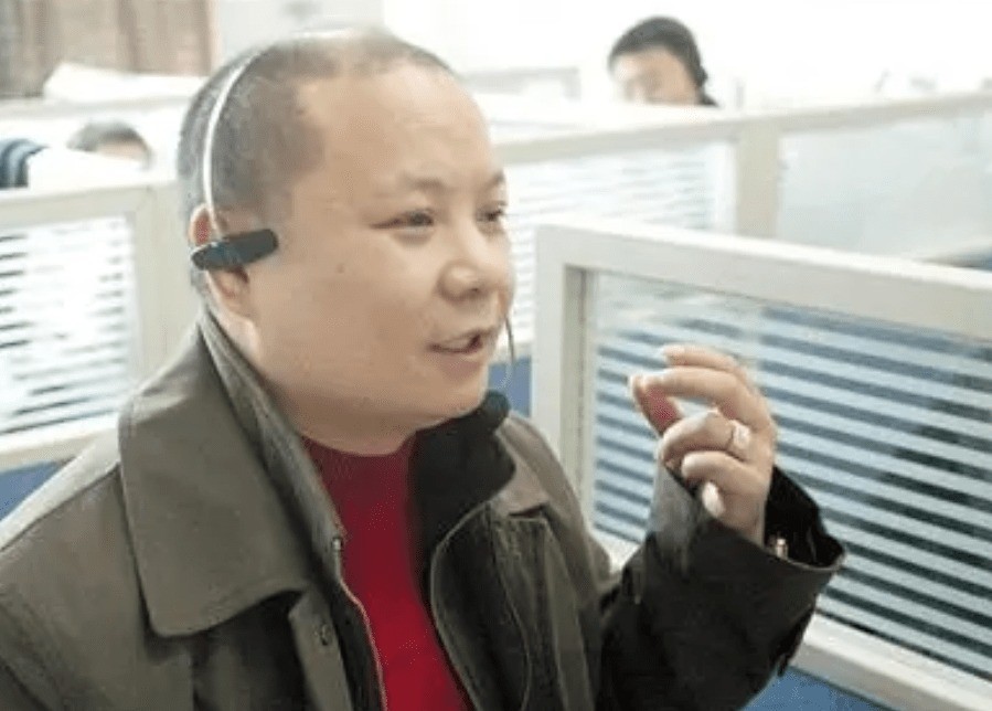 Chàng trai thất học mất 5 năm trở thành tỷ phú tự thân nhờ rửa chân cho người - Ảnh 2