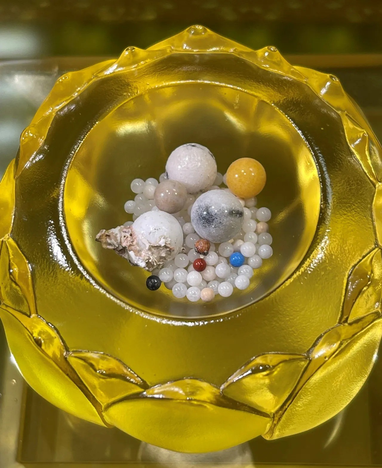 Những viên xá lợi đẹp như ngọc trai của đại sư Tinh Vân. Ảnh: Internet