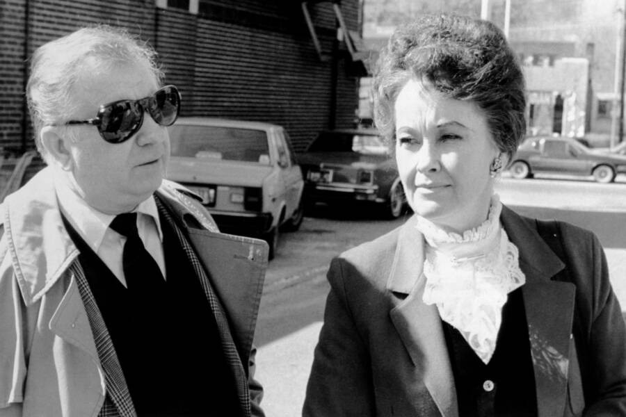 Ed và Lorraine Warren, những nhà điều tra hiện tượng huyền bí có liên quan đến câu chuyện có thật về búp bê Annabelle. Ảnh: ATI