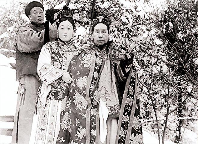 Vô tình thấy Từ Hi Thái hậu đang tắm, nữ quan thở dài biết nhà Thanh đã ‘hết thuốc chữa’ - Ảnh 1