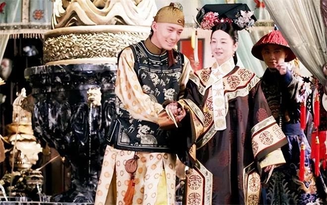 Vô tình thấy Từ Hi Thái hậu đang tắm, nữ quan thở dài biết nhà Thanh đã ‘hết thuốc chữa’ - Ảnh 3