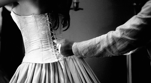 3 trào lưu làm đẹp đáng sợ trong lịch sử, cái thứ hai còn tồn tại đến ngày nay