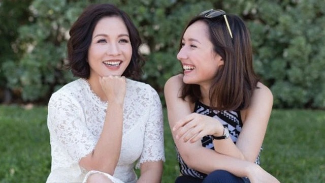 Mỹ Linh và Anna Trương là cặp mẹ kế - con chồng đáng ngưỡng mộ trong showbiz Việt. Ảnh: Internet Mỹ Linh và Anna Trương là cặp mẹ kế - con chồng đáng ngưỡng mộ trong showbiz Việt. Ảnh: Internet